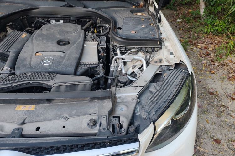 Used Mercedes-Benz GLC 2017 GLC 260 4MATIC Luxury Model Engine Bay Left