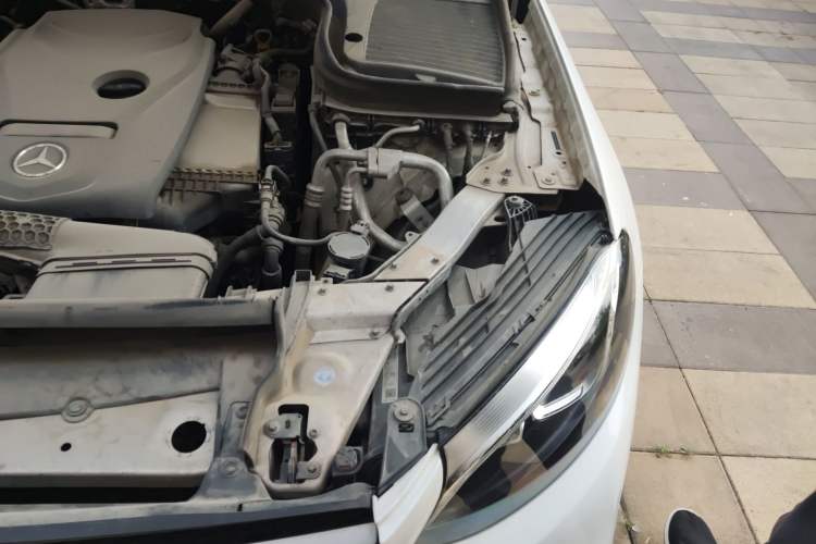 Used Mercedes-Benz GLC 2017 GLC 260 4MATIC Luxury Model Engine Bay Left