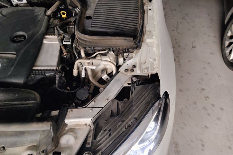 Used Mercedes-Benz GLC 2017 GLC 260 4MATIC Luxury Model Engine Bay Left