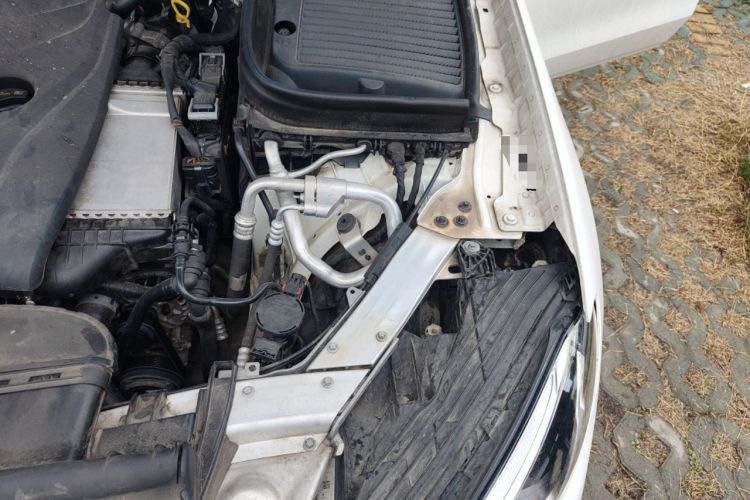 Used Mercedes-Benz GLC 2017 GLC 260 4MATIC Luxury Model Engine Bay Left