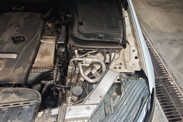 Used Mercedes-Benz GLC 2017 GLC 260 4MATIC Luxury Model Engine Bay Left