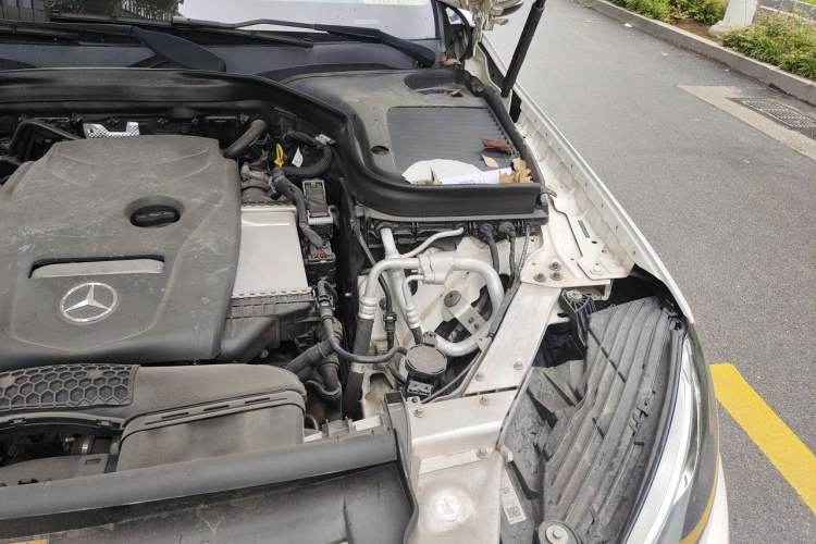 Used Mercedes-Benz GLC 2017 GLC 200 4MATIC Engine Bay Left