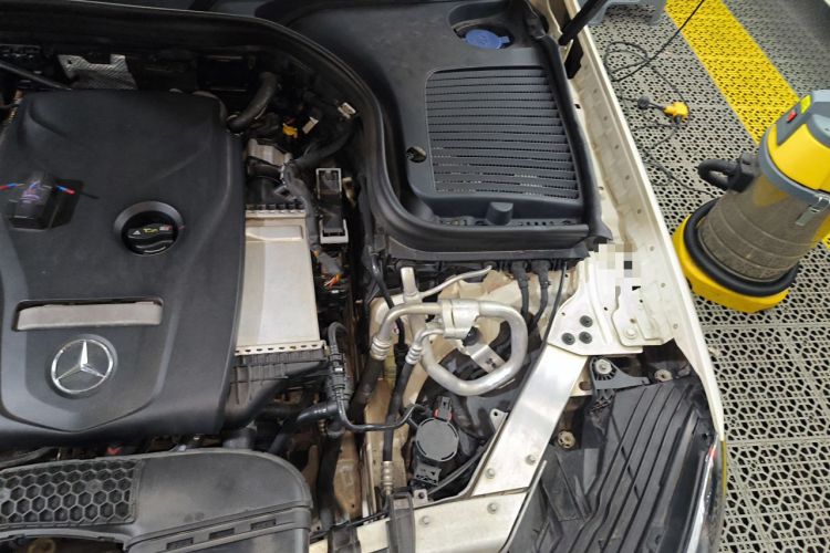 Used Mercedes-Benz GLC 2017 GLC 260 4MATIC Luxury Model Engine Bay Left