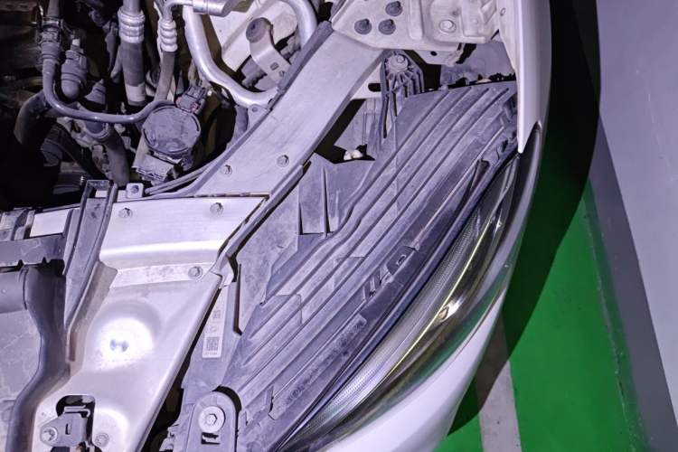 Used Mercedes-Benz GLC 2017 GLC 260 4MATIC Dynamic Edition Engine Bay Left