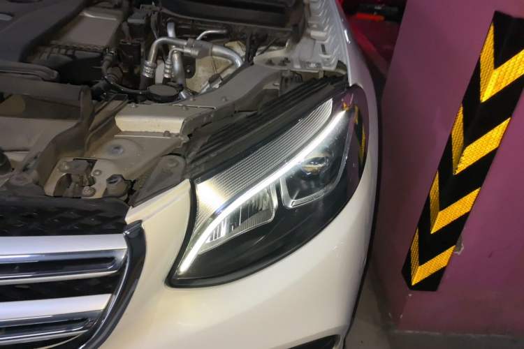 Used Mercedes-Benz GLC 2017 GLC 260 4MATIC Luxury Model Engine Bay Left