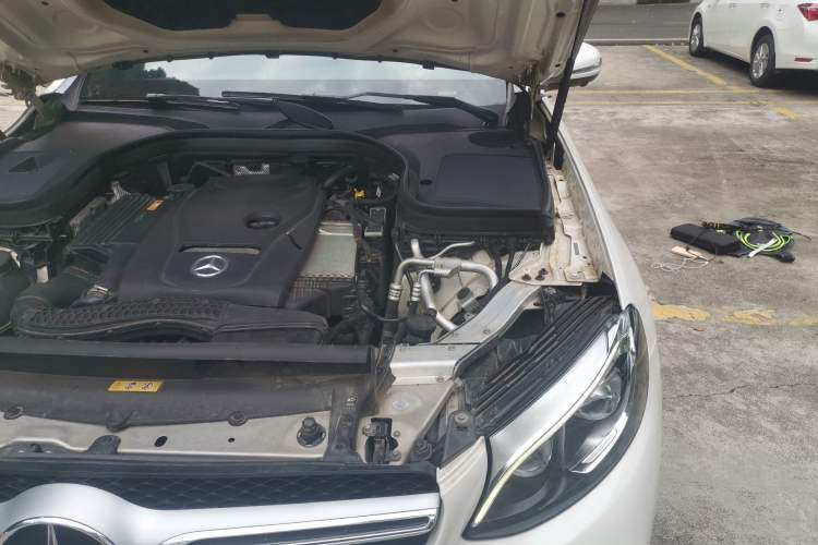 Used Mercedes-Benz GLC 2017 GLC 300 4MATIC Sport Edition Engine Bay Left
