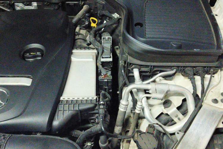 Used Mercedes-Benz GLC 2017 GLC 260 4MATIC Luxury Model Engine Bay Left