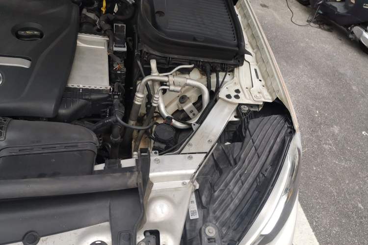 Used Mercedes-Benz GLC 2017 GLC 300 4MATIC Sport Edition Engine Bay Left