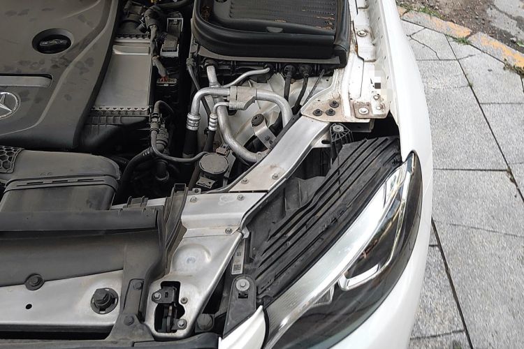Used Mercedes-Benz GLC 2017 GLC 260 4MATIC Luxury Model Engine Bay Left