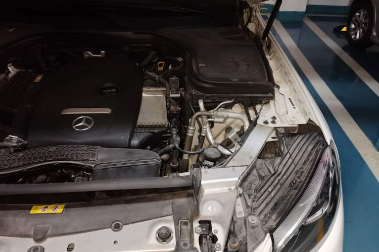 Used Mercedes-Benz GLC 2017 GLC 260 4MATIC Luxury Model Engine Bay Left