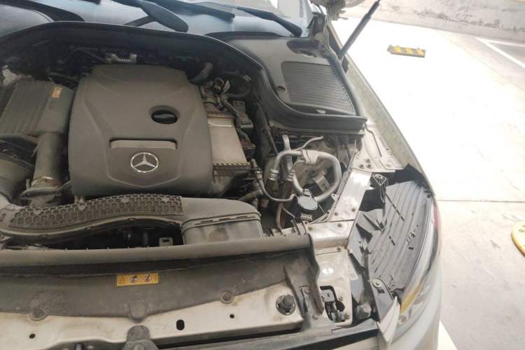 Used Mercedes-Benz GLC 2017 GLC 260 4MATIC Luxury Model Engine Bay Left