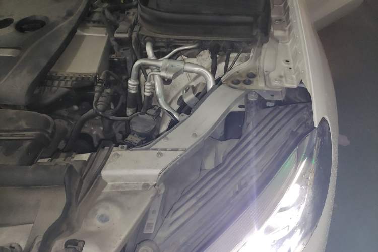 Used Mercedes-Benz GLC 2017 GLC 260 4MATIC Dynamic Edition Engine Bay Left