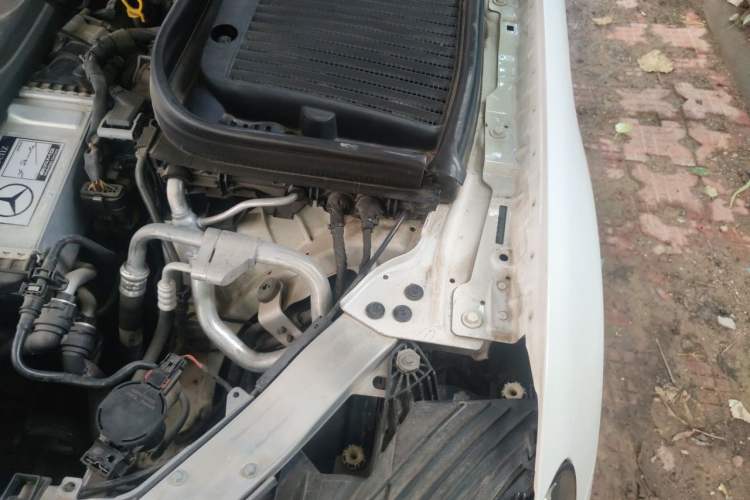 Used Mercedes-Benz GLC 2017 GLC 300 4MATIC Sport Edition Engine Bay Left