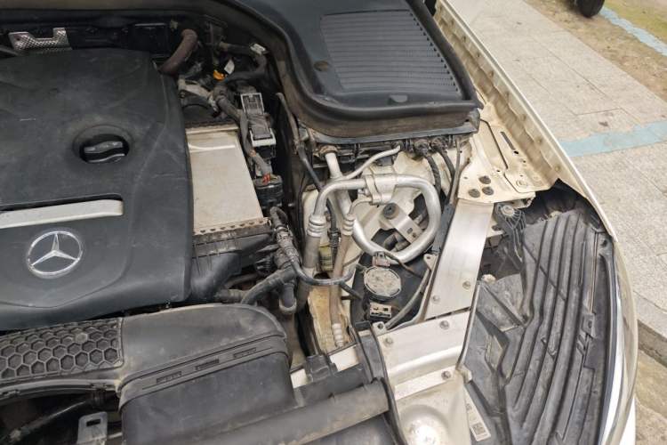 Used Mercedes-Benz GLC 2017 GLC 260 4MATIC Luxury Model Engine Bay Left