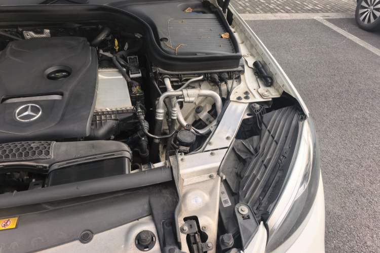 Used Mercedes-Benz GLC 2017 GLC 260 4MATIC Dynamic Edition Engine Bay Left