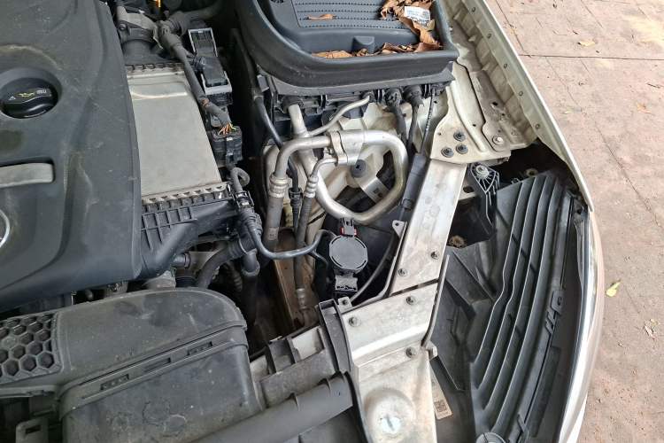 Used Mercedes-Benz GLC 2017 GLC 260 4MATIC Dynamic Edition Engine Bay Left
