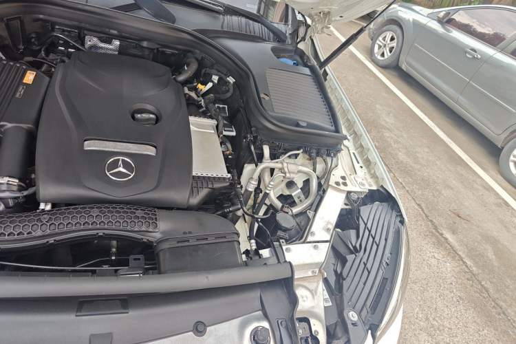 Used Mercedes-Benz GLC 2017 GLC 260 4MATIC Luxury Model Engine Bay Left