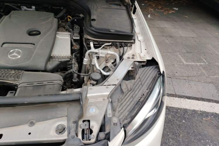 Used Mercedes-Benz GLC 2017 GLC 260 4MATIC Luxury Model Engine Bay Left