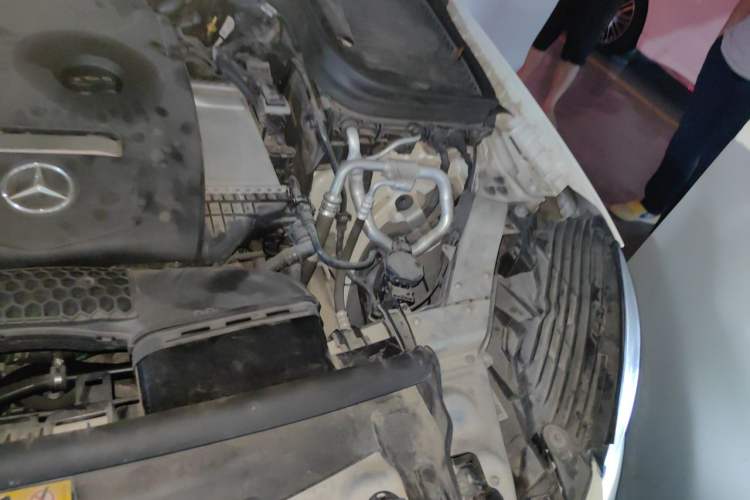 Used Mercedes-Benz GLC 2017 GLC 260 4MATIC Dynamic Edition Engine Bay Left
