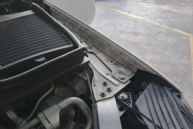 Used Mercedes-Benz GLC 2017 GLC 260 4MATIC Dynamic Edition Engine Bay Left