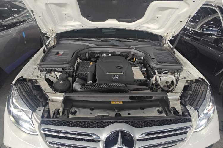 Used Mercedes-Benz GLC 2017 GLC 260 4MATIC Dynamic Edition Engine Bay
