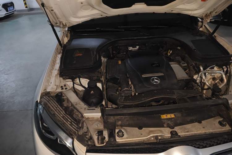 Used Mercedes-Benz GLC 2017 GLC 260 4MATIC Luxury Model Engine Bay Right
