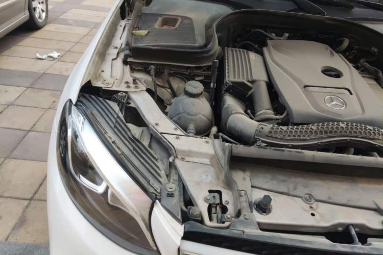 Used Mercedes-Benz GLC 2017 GLC 260 4MATIC Luxury Model Engine Bay Right