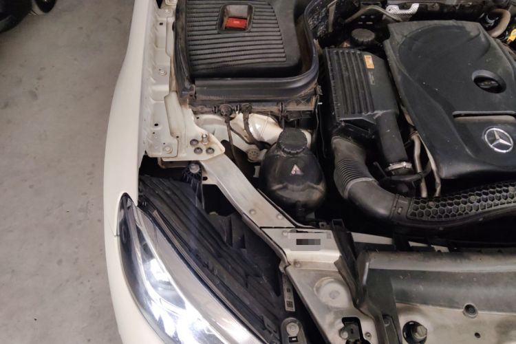 Used Mercedes-Benz GLC 2017 GLC 260 4MATIC Luxury Model Engine Bay Right