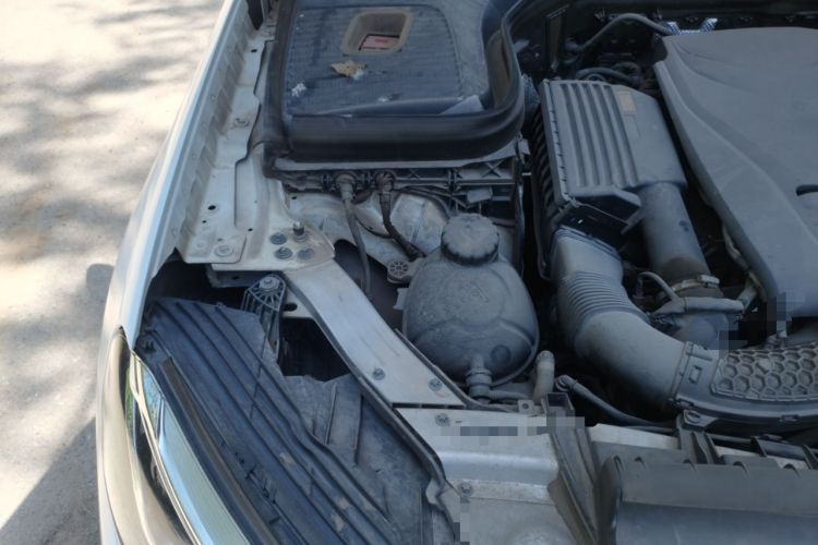 Used Mercedes-Benz GLC 2017 GLC 260 4MATIC Luxury Model Engine Bay Right