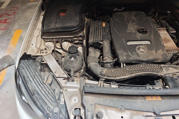 Used Mercedes-Benz GLC 2017 GLC 260 4MATIC Luxury Model Engine Bay Right