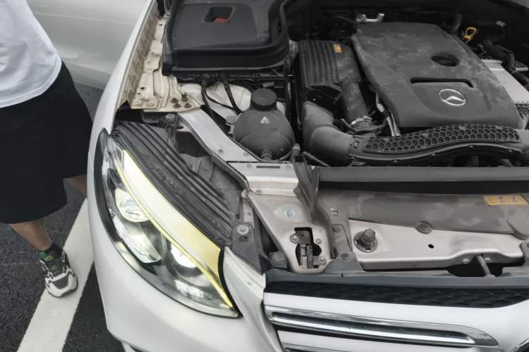 Used Mercedes-Benz GLC 2017 GLC 300 4MATIC Sport Edition Engine Bay Right