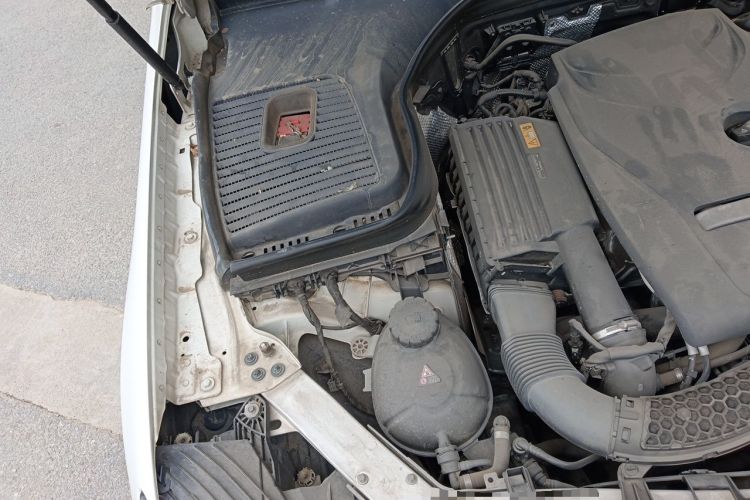 Used Mercedes-Benz GLC 2017 GLC 260 4MATIC Dynamic Edition Engine Bay Right