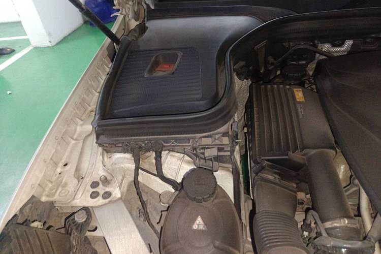 Used Mercedes-Benz GLC 2017 GLC 300 4MATIC Sport Edition Engine Bay Right