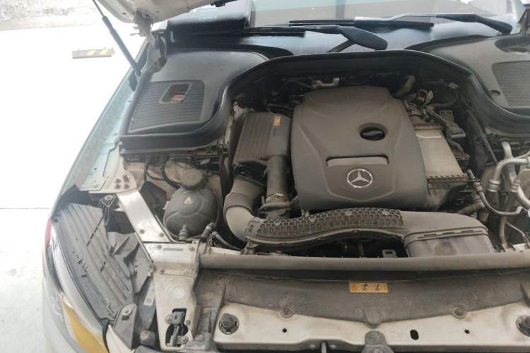 Used Mercedes-Benz GLC 2017 GLC 260 4MATIC Luxury Model Engine Bay Right