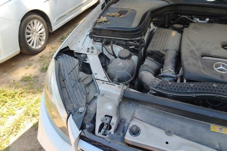 Used Mercedes-Benz GLC 2017 GLC 260 4MATIC Luxury Model Engine Bay Right