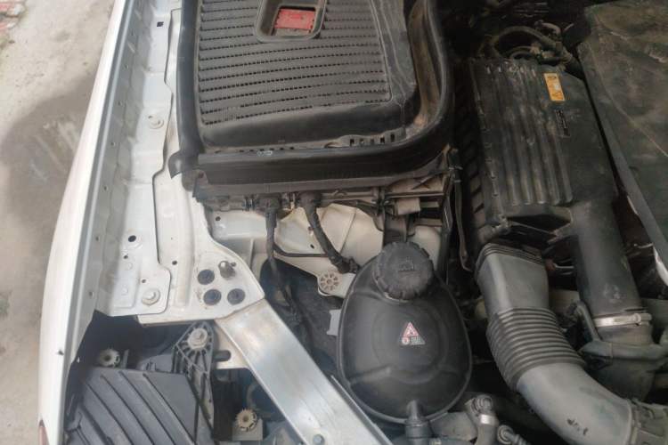 Used Mercedes-Benz GLC 2017 GLC 300 4MATIC Sport Edition Engine Bay Right