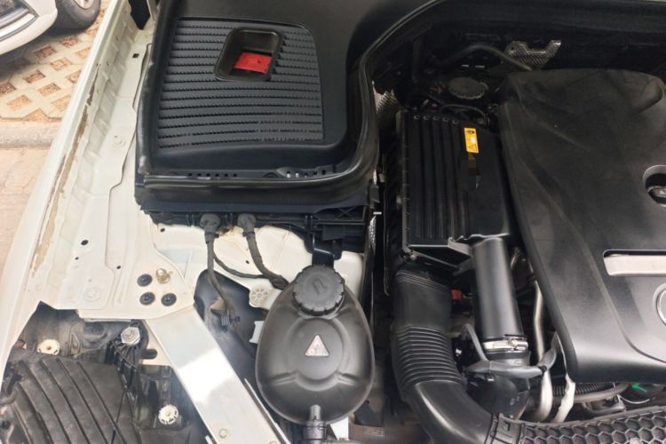 Used Mercedes-Benz GLC 2017 GLC 260 4MATIC Luxury Model Engine Bay Right