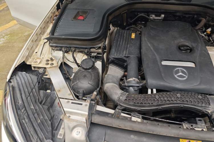 Used Mercedes-Benz GLC 2017 GLC 260 4MATIC Luxury Model Engine Bay Right