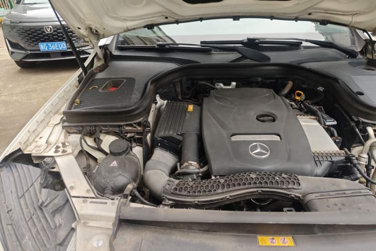 Used Mercedes-Benz GLC 2017 GLC 260 4MATIC Luxury Model Engine Bay Right