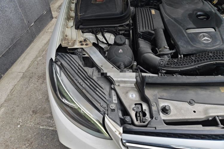 Used Mercedes-Benz GLC 2017 GLC 260 4MATIC Luxury Model Engine Bay Right