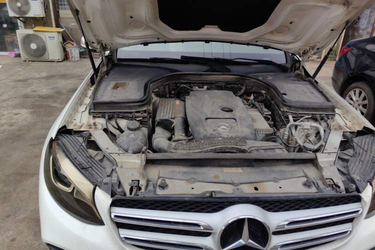 Used Mercedes-Benz GLC 2017 GLC 260 4MATIC Luxury Model Engine Bay Right