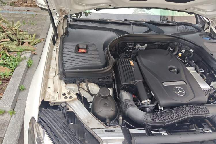 Used Mercedes-Benz GLC 2017 GLC 260 4MATIC Luxury Model Engine Bay Right