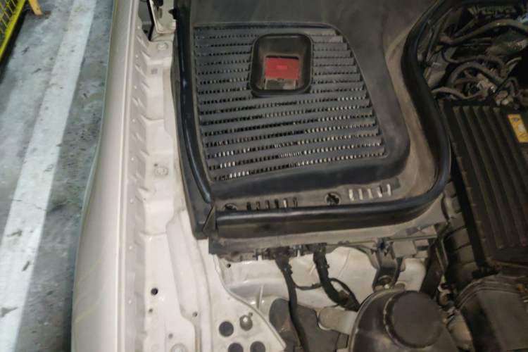 Used Mercedes-Benz GLC 2017 GLC 260 4MATIC Luxury Model Engine Bay Right