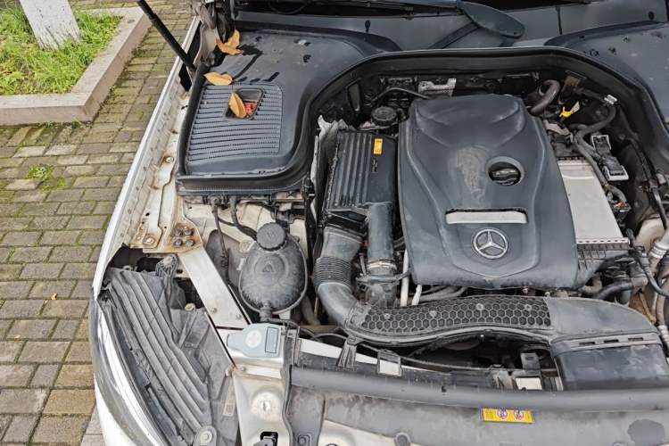 Used Mercedes-Benz GLC 2017 GLC 260 4MATIC Luxury Model Engine Bay Right