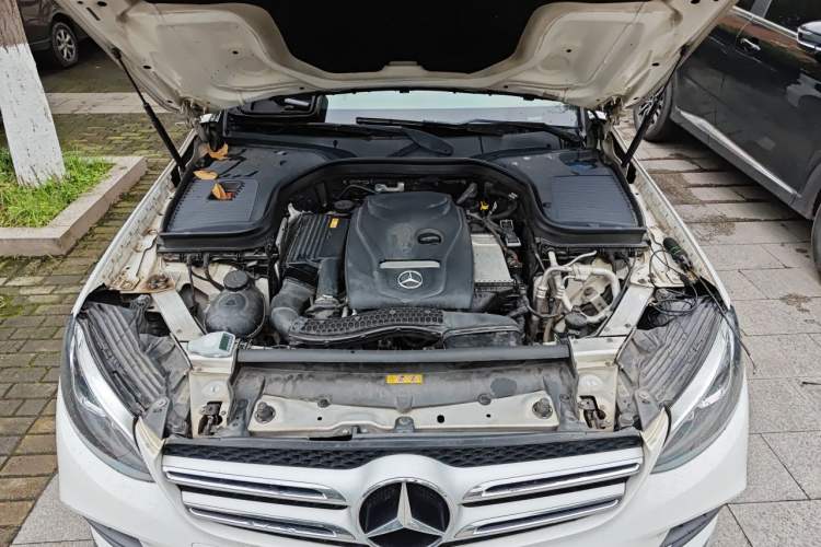Used Mercedes-Benz GLC 2017 GLC 260 4MATIC Luxury Model Engine Bay