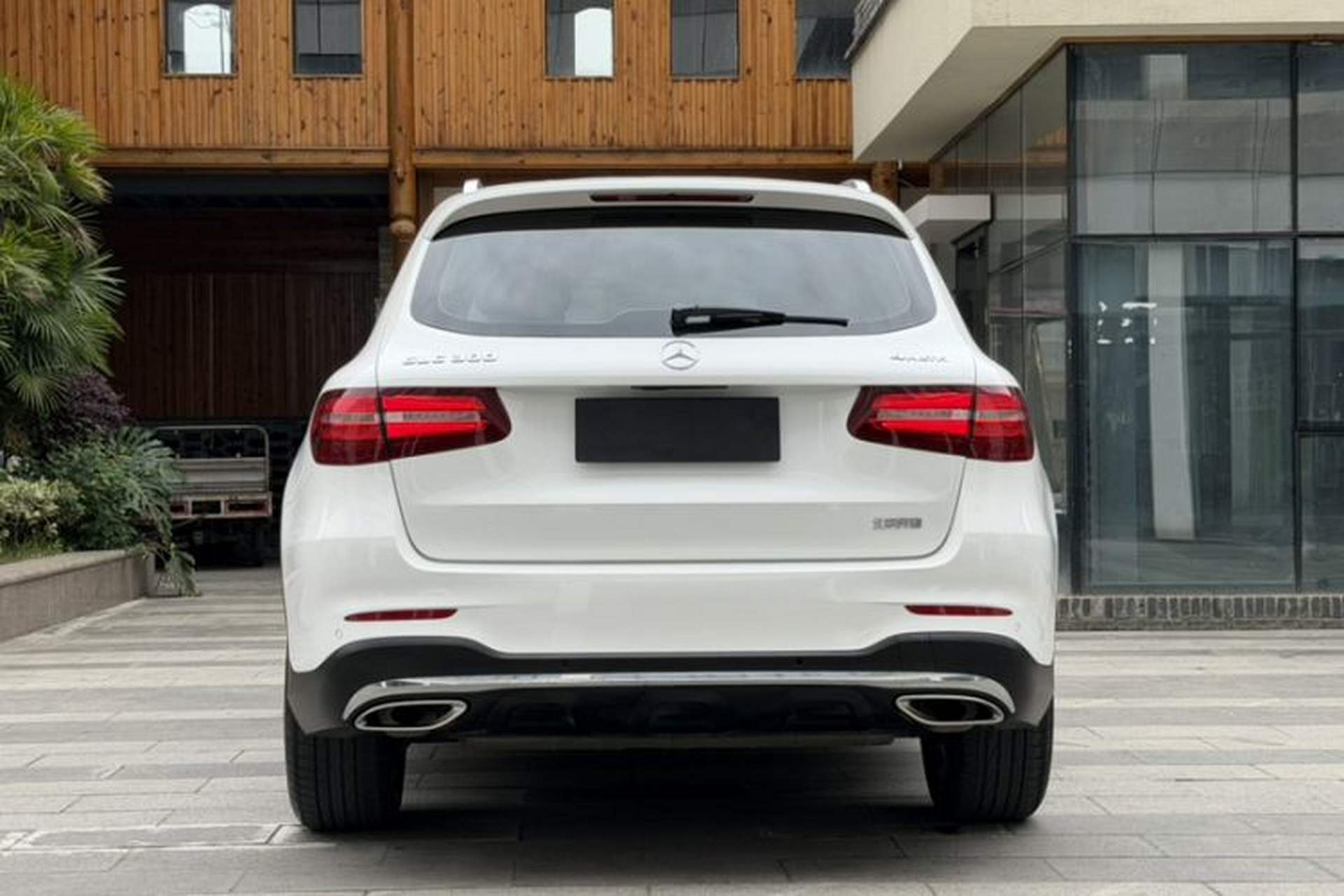Used Mercedes-Benz GLC 2017 GLC 300 4MATIC Sport Edition Exterior 1