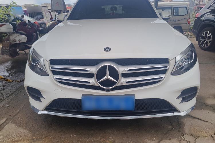 Used Mercedes-Benz GLC 2017 GLC 260 4MATIC Luxury Model Exterior 1