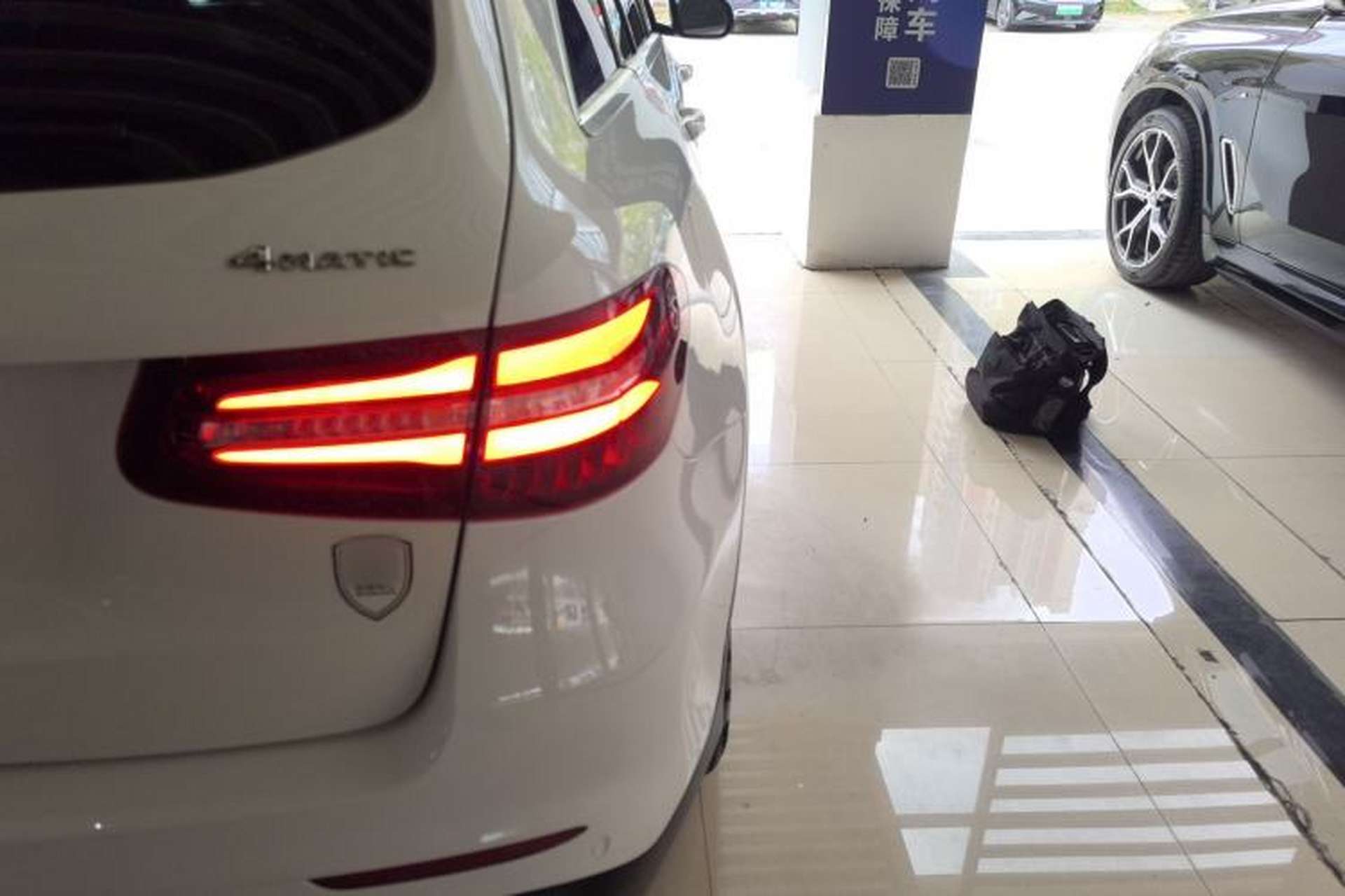 Used Mercedes-Benz GLC 2017 GLC 300 4MATIC Sport Edition Exterior 1