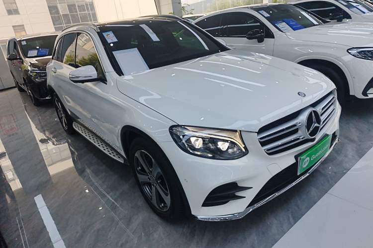 Used Mercedes-Benz GLC 2017 GLC 300 4MATIC Sport Edition Exterior 1