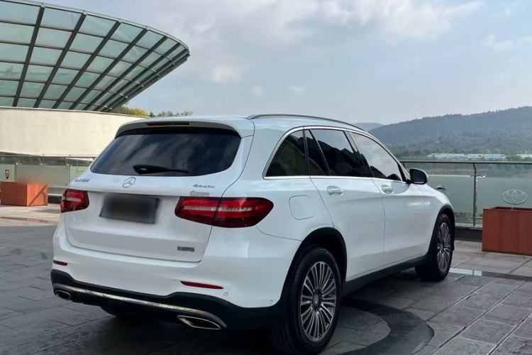 Used Mercedes-Benz GLC 2017 GLC 260 4MATIC Luxury Model Exterior 1